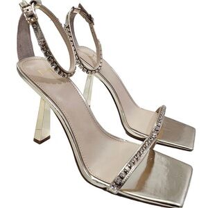 New Marc Fisher Karima ankle strap sandals in Gold size 8 new without box